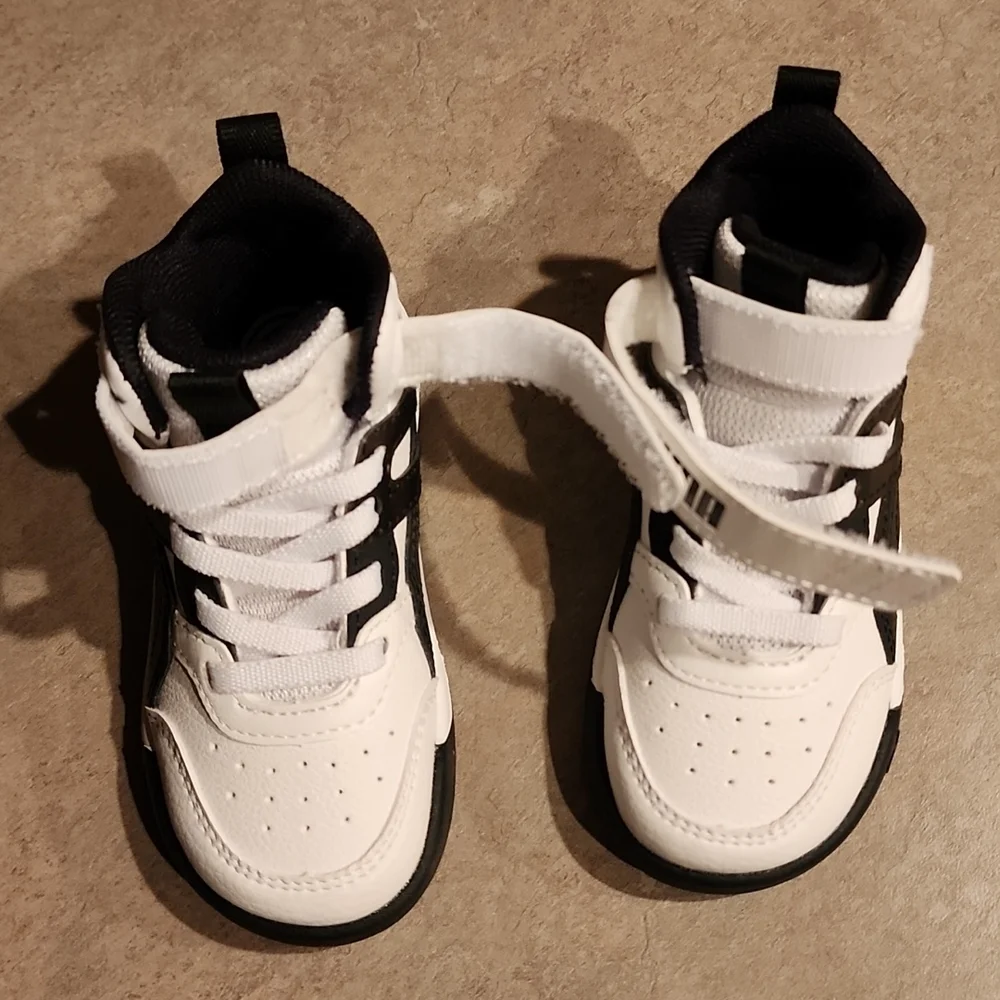 PUMA Hi-Top White Tennis Shoes Kids Toddler Size 5